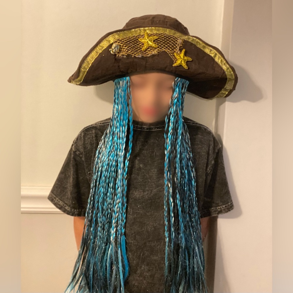 Descendants 2 Uma hat with wig